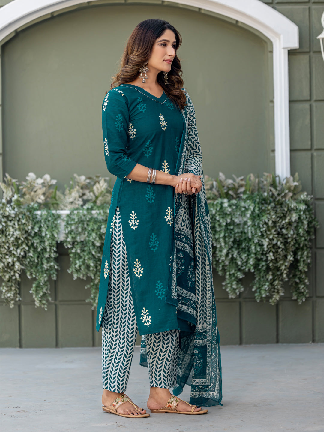 Chic Midnight Floral & Geometric Printed Cotton Kurta Set with Dupatta