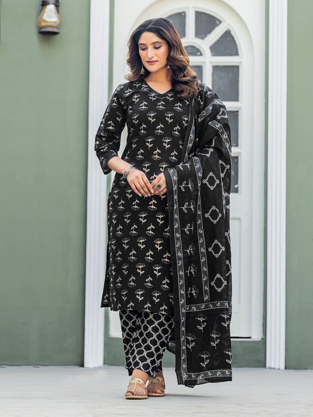 Chic Midnight Floral & Geometric Printed Cotton Kurta Set with Dupatta