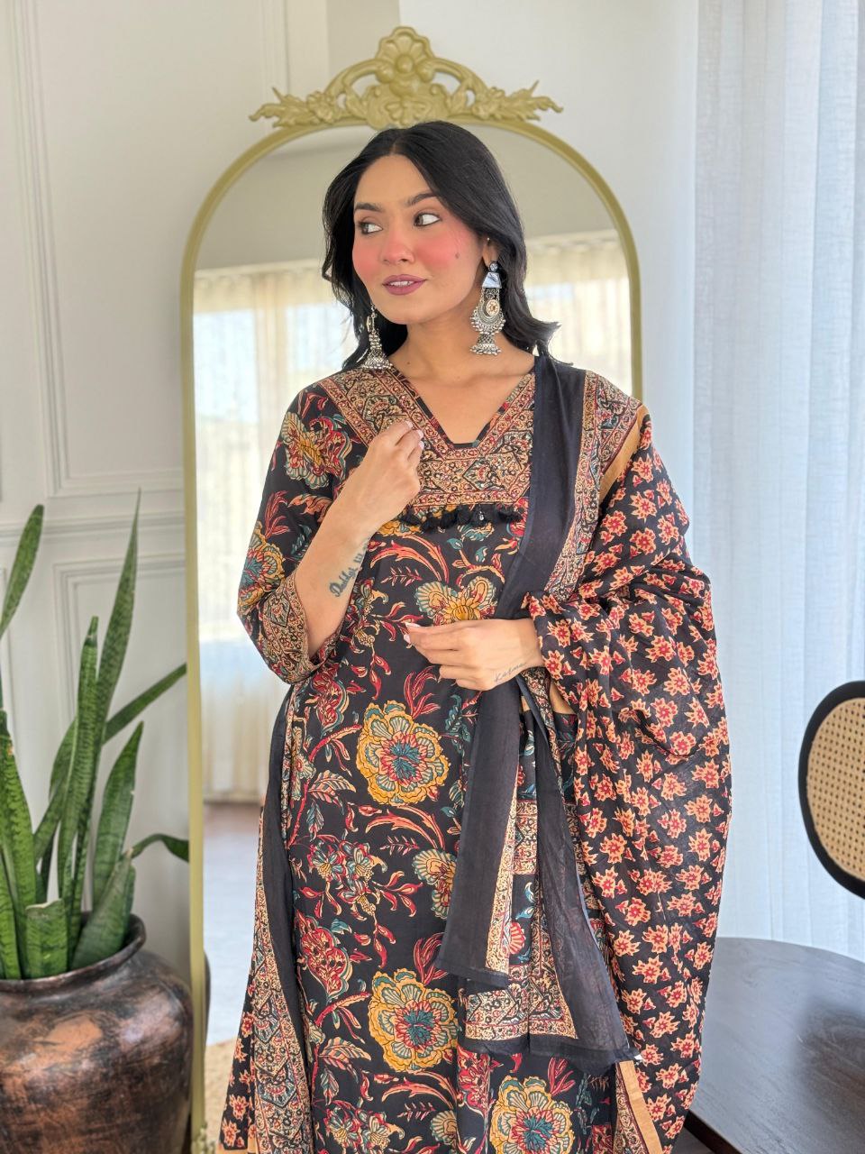 Aadrika: Kalamkari-Inspired V-Neck Kurta Set in Deep Black